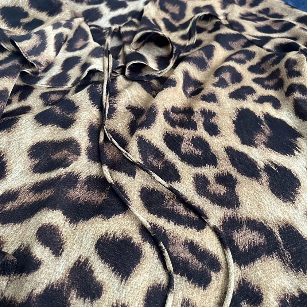 100# Versatile Leopard Print Blouse - never go out of style! - Picture 15 of 16